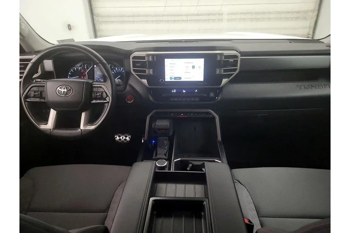 $39998 : Toyota Tundra 2023 4x4 SR5 4 image 9