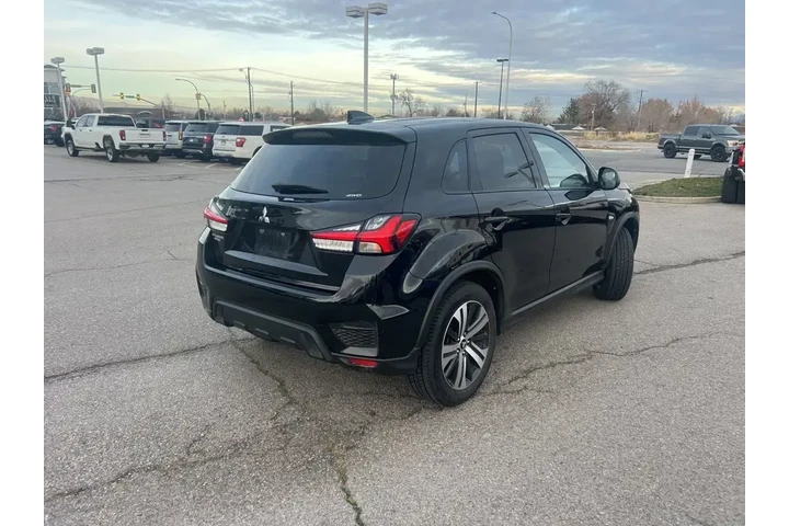 $17582 : Mitsubishi Outlander Sport 2 image 6