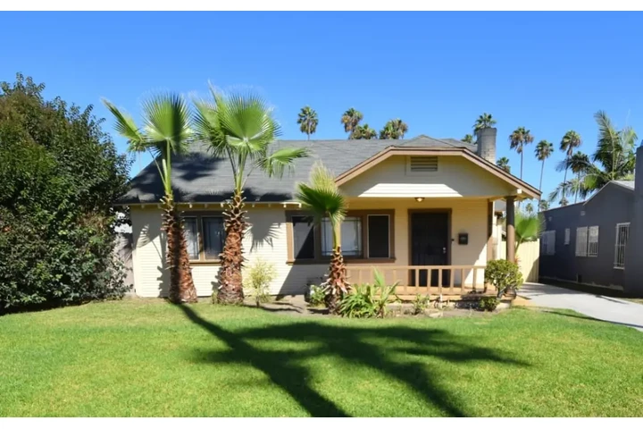 $2150 : Available 2Bed 1Bat in LA image 3