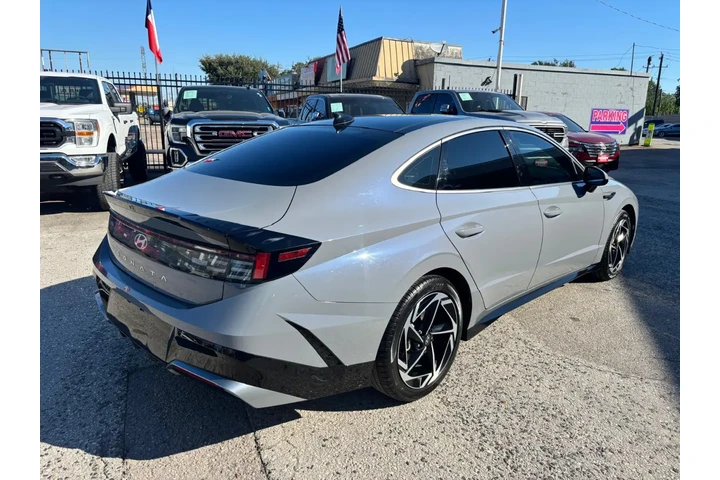 2024 Sonata SEL image 6