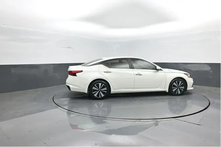 $19398 : Nissan Altima 2022 2.5 SV 4d image 8