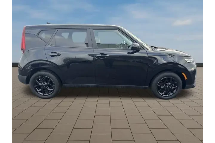 $14526 : Kia Soul 2021 S 4dr Crossove image 7