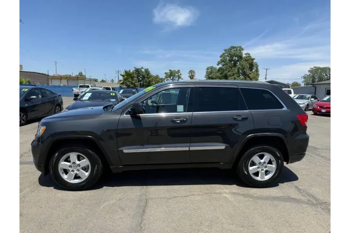 $9659 : 2011 Grand Cherokee Laredo image 5