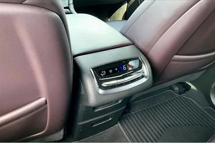 $32492 : Cadillac XT6 2022 Premium Lu image 10