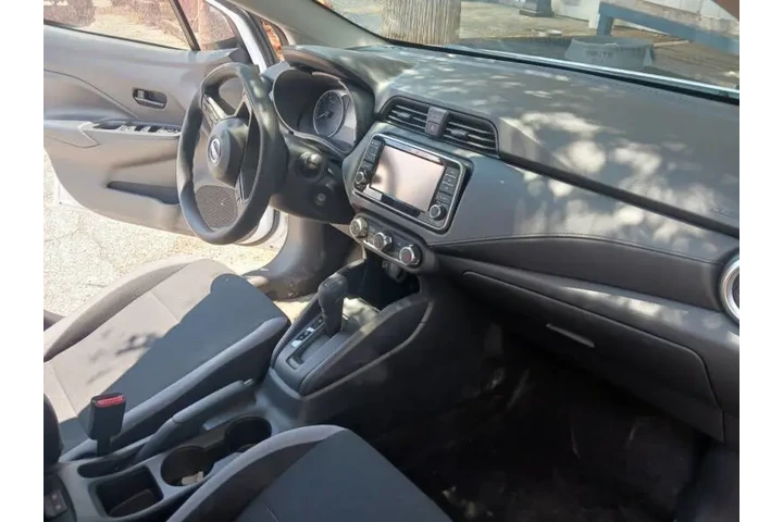 $17800 : 2025 Versa S image 4