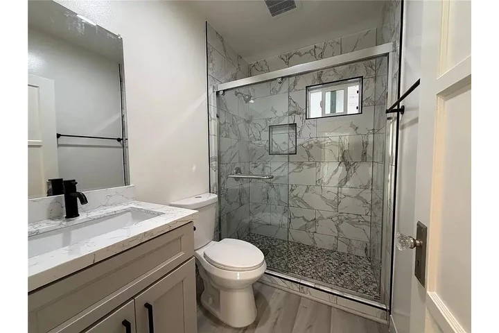 $900 : Beautiful Home...San Gabriel image 6