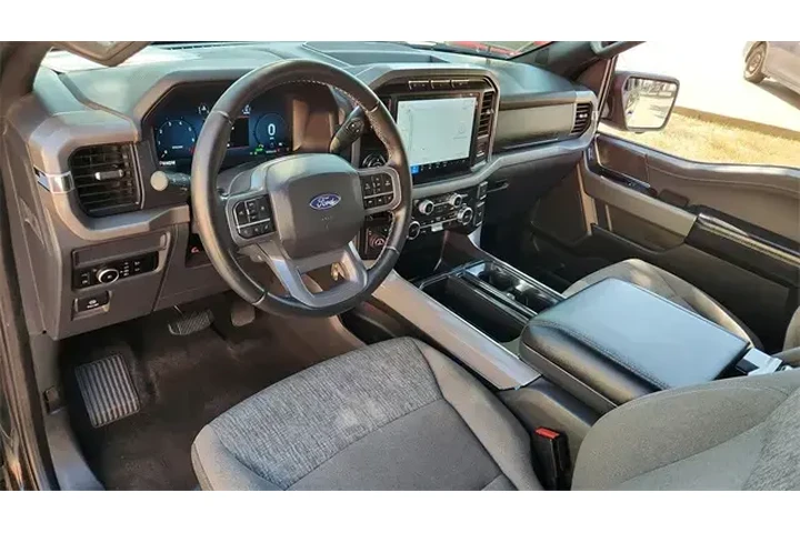 $37304 : Ford F-150 2024 4x4 XLT 4dr image 9