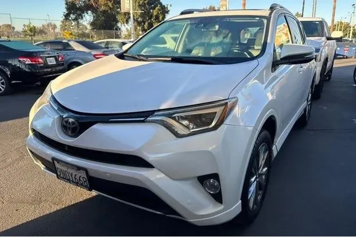 $22900 : Toyota RAV4 2018 AWD Platinu image 2