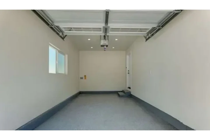 $2450 : 3 Bedroom House in South Gate image 7