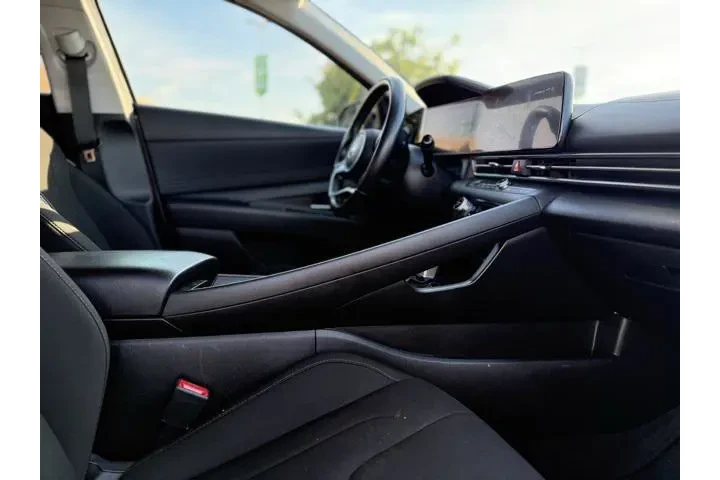 $17992 : Hyundai ELANTRA 2023 SEL 4dr image 8