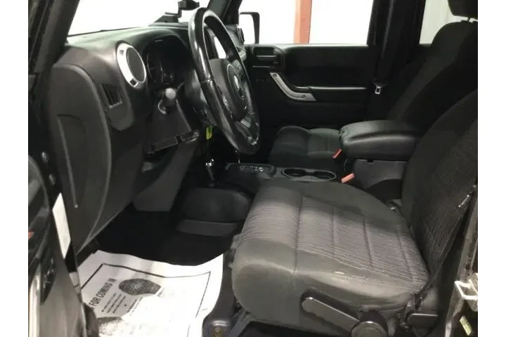 $10900 : Jeep Wrangler Unlimited 2012 image 10