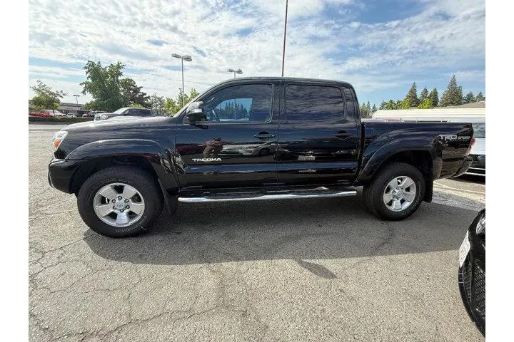 $20861 : Toyota Tacoma 2014 4x2 PreRu image 6