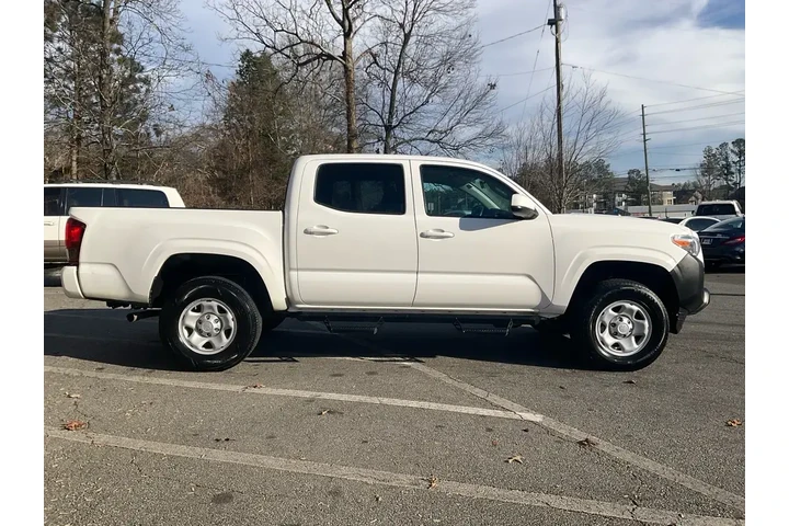 $17985 : Toyota Tacoma 2021 4x4 TRD S image 4