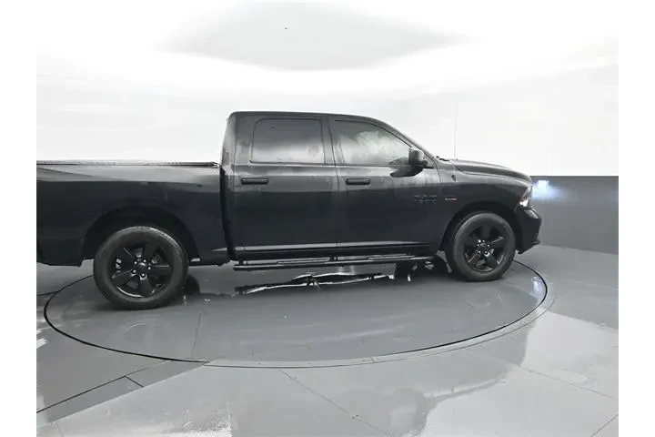 $16997 : Ram 1500 2015 4x4 Express 4d image 4