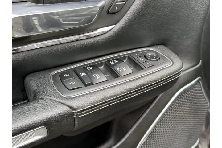 $29999 : Ram 1500 2019 4x4 Laramie 4d image 9