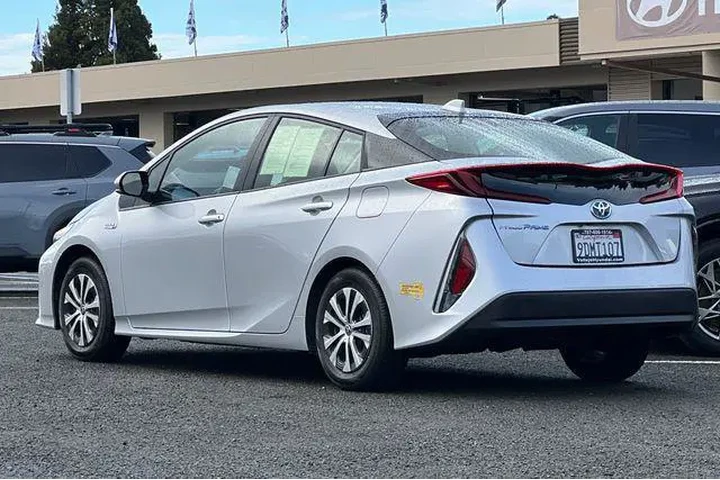 $26690 : Toyota Prius Prime 2022 LE 4 image 9