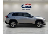 $29892 : Toyota RAV4 2023 AWD XLE 4dr thumbnail