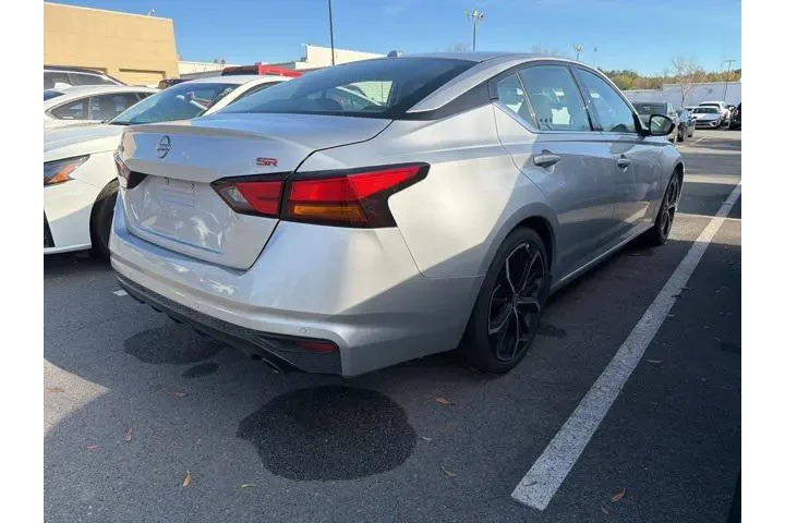 $22962 : Nissan Altima 2024 2.5 SR 4d image 6