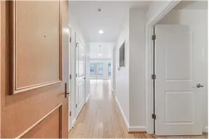 $2995 : Rental property with 1 bedro image 2