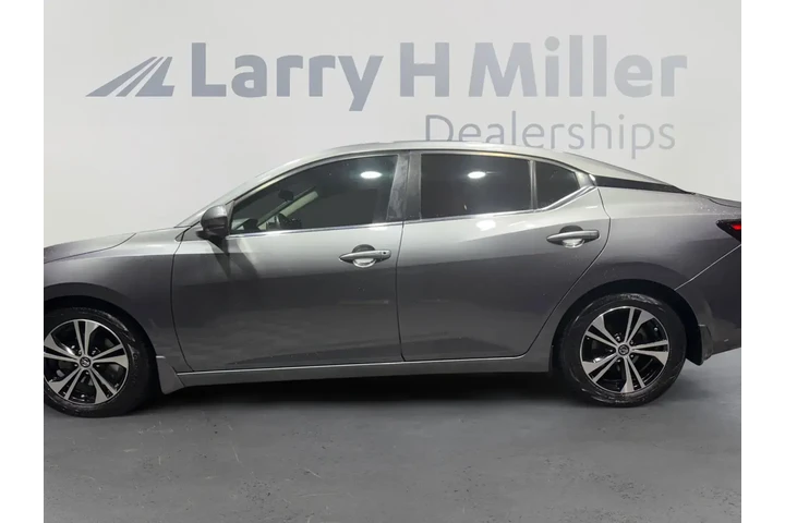 Nissan Sentra 2020 SV 4dr Se image 2