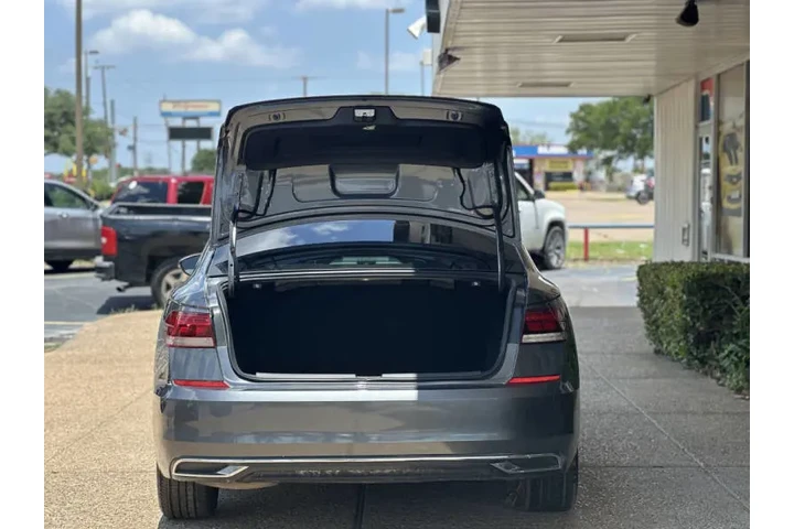 $18499 : 2021 Passat S image 10