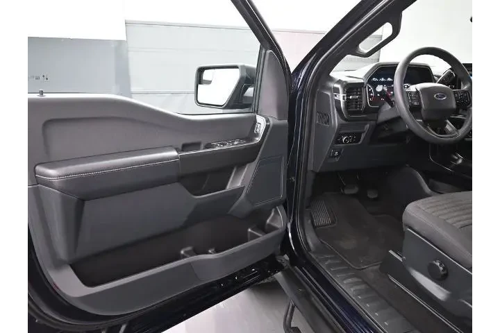 $36200 : Ford F-150 2023 4x2 XL 4dr S image 8