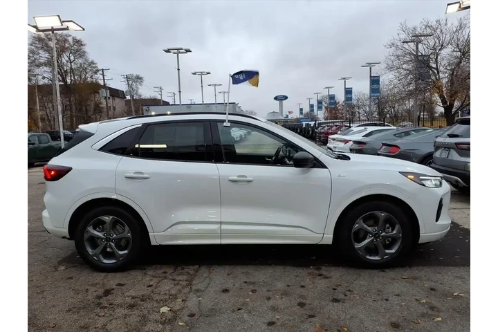 $24145 : Ford Escape 2023 ST-Line 4dr image 2
