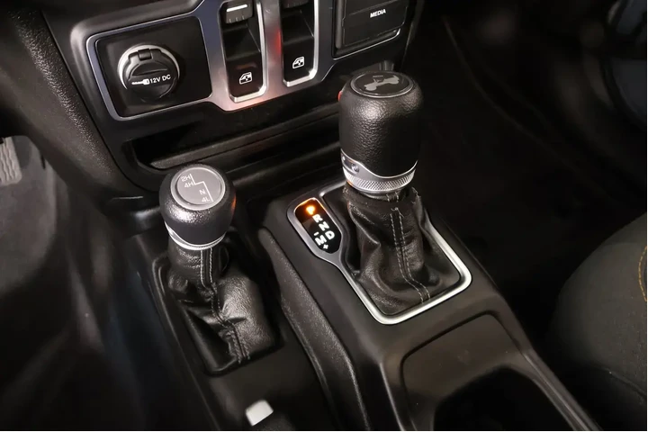 $33979 : Jeep Wrangler 2025 4x4 Sport image 8
