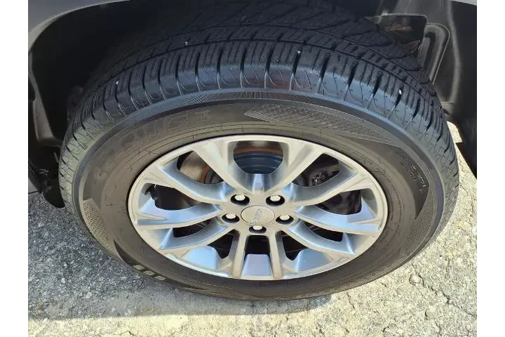 $16987 : Jeep Cherokee 2019 4x4 Latit image 9