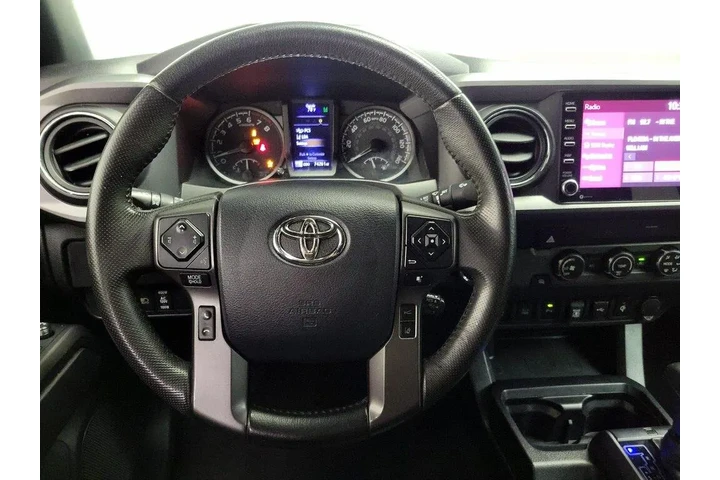 $27998 : Toyota Tacoma 2020 4x2 TRD S image 10