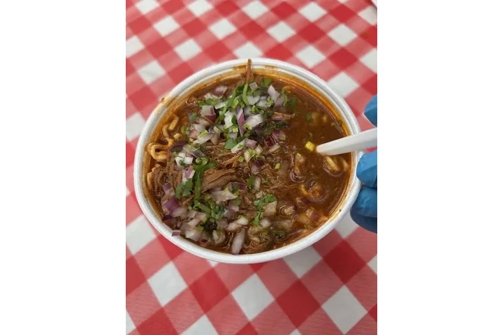 Deliciosa Barbakoa y consome image 2