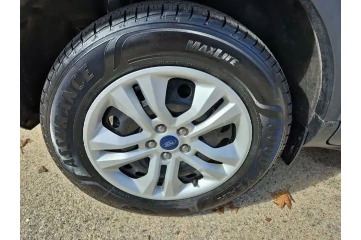 $21590 : Ford Escape 2023 AWD Base 4d image 8