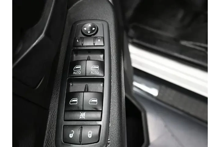 $26991 : Ram 1500 Classic 2020 4x4 Tr image 6