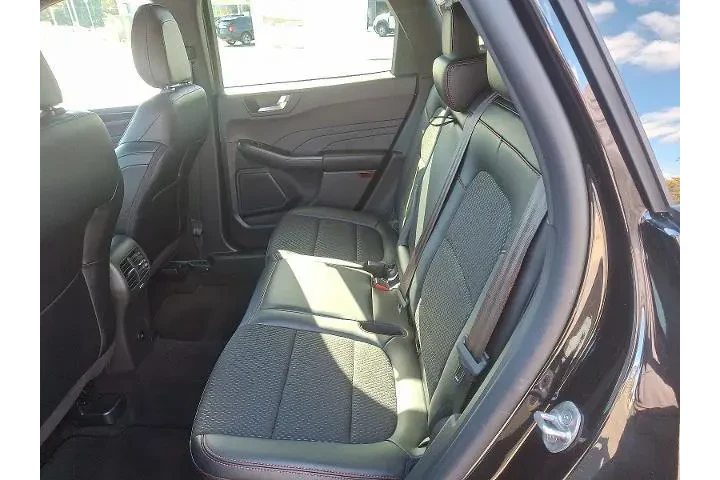$31500 : Ford Escape 2025 ST-Line 4dr image 10