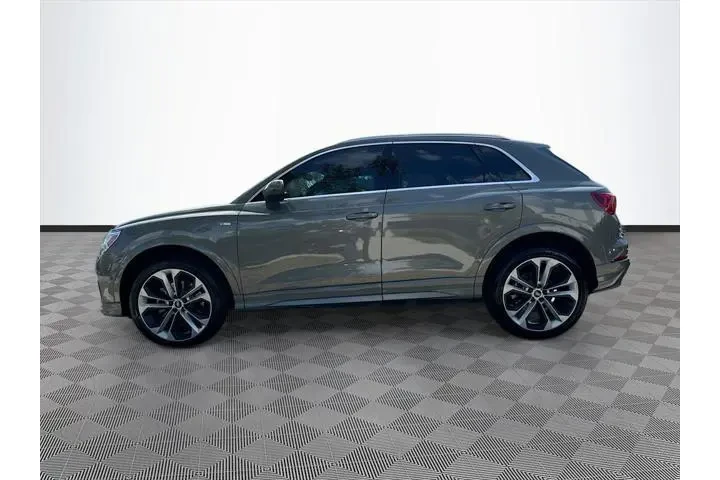 $21345 : Audi Q3 2021 AWD quattro S l image 9