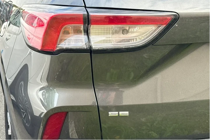 $17990 : Ford Escape Hybrid 2020 SE S image 7