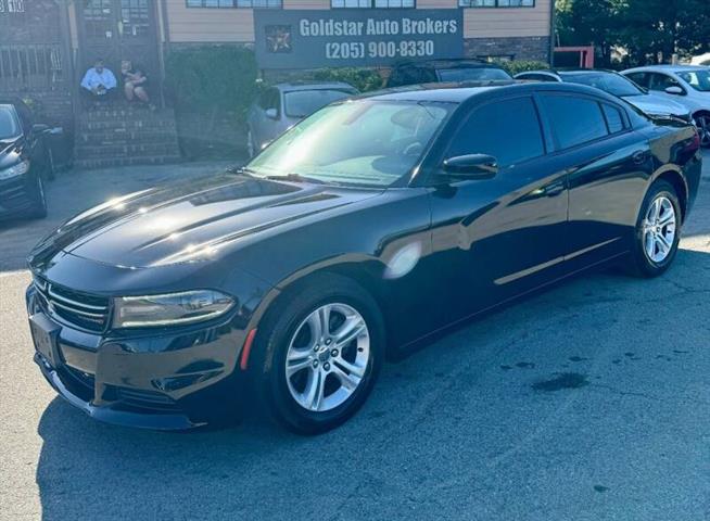 $9500 : 2017 Charger SE image 4