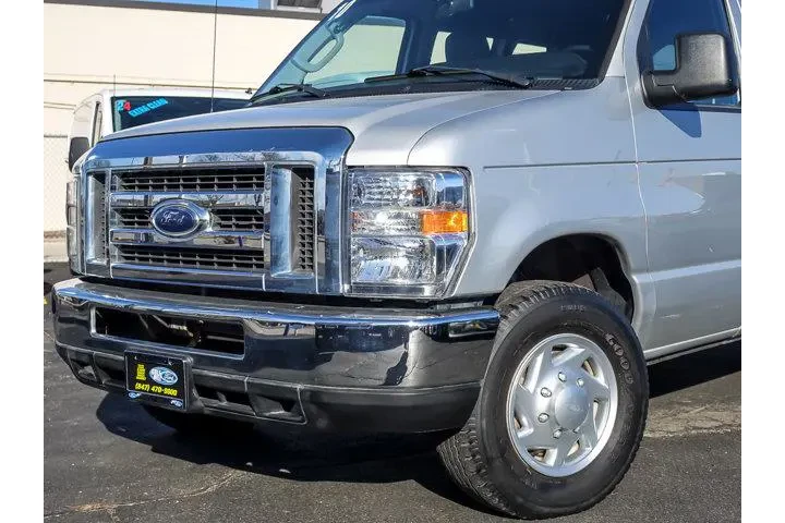 $17890 : Ford E-Series 2010 E-350 SD image 2