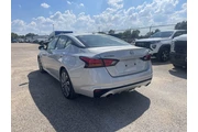 $21459 : Nissan Altima 2023 2.5 SL 4d thumbnail