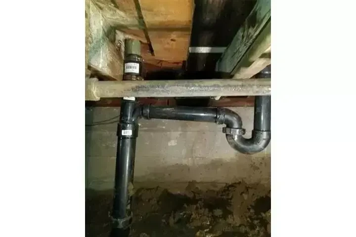 PLOMERO BARATO (323) 946-8895 image 1