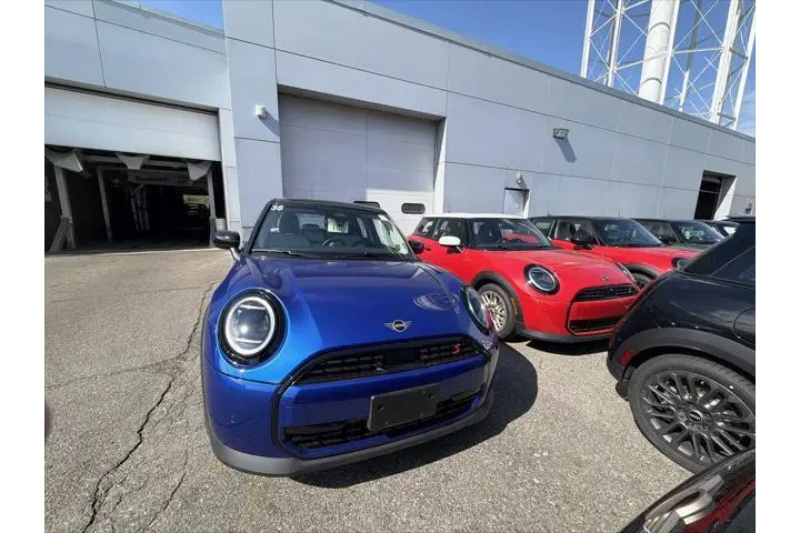 $29998 : MINI Hardtop 4 Door 2025 Coo image 5