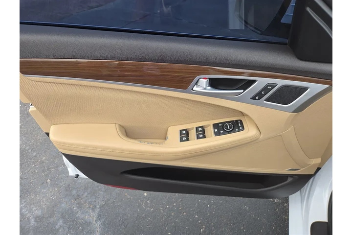 $12995 : 2015 Genesis 3.8L image 10