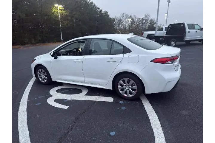 $22774 : Toyota Corolla 2025 LE 4dr S image 4