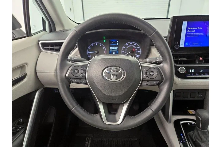 $26998 : Toyota Corolla Cross 2023 AW image 10