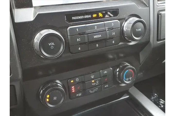 $29607 : Ford F-150 2019 4x4 XLT 4dr image 8