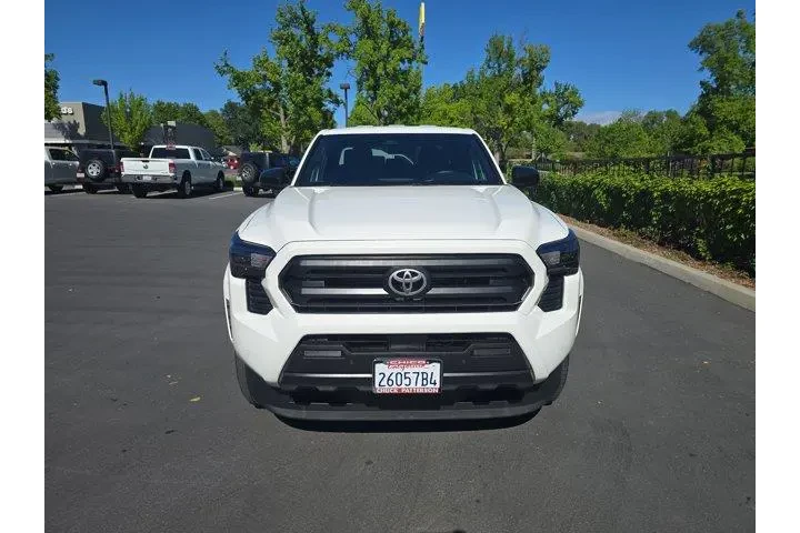 $35995 : Toyota Tacoma 2024 4x4 SR 4d image 2