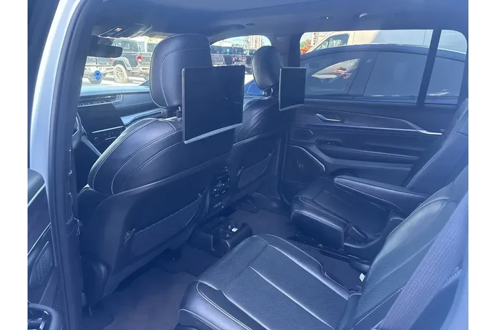 $37997 : Jeep Grand Cherokee L 2024 4 image 6