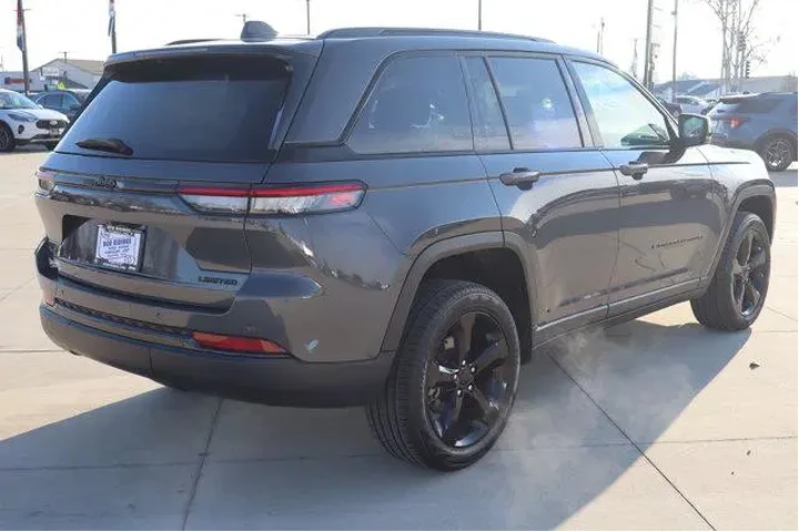 $37990 : Jeep Grand Cherokee 2024 4x4 image 5