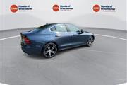 $27566 : PRE-OWNED 2022 VOLVO S60 B5 I thumbnail