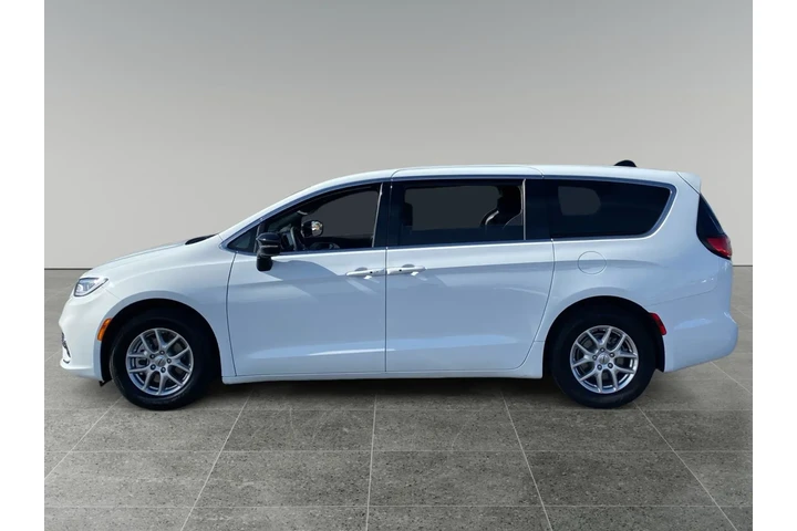 $33633 : Chrysler Pacifica 2024 Touri image 2